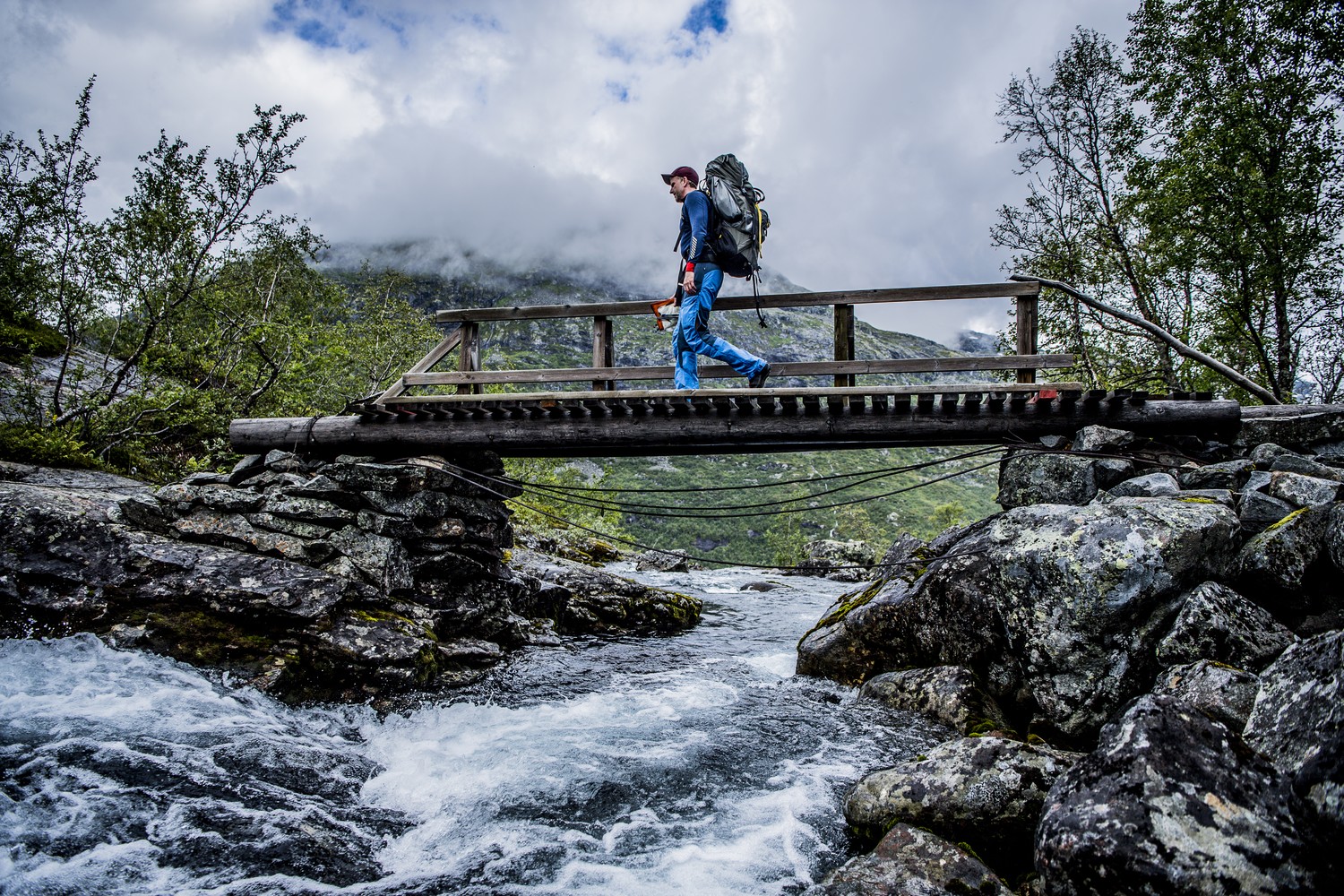 Wandelen in Noorwegen - brug over beek