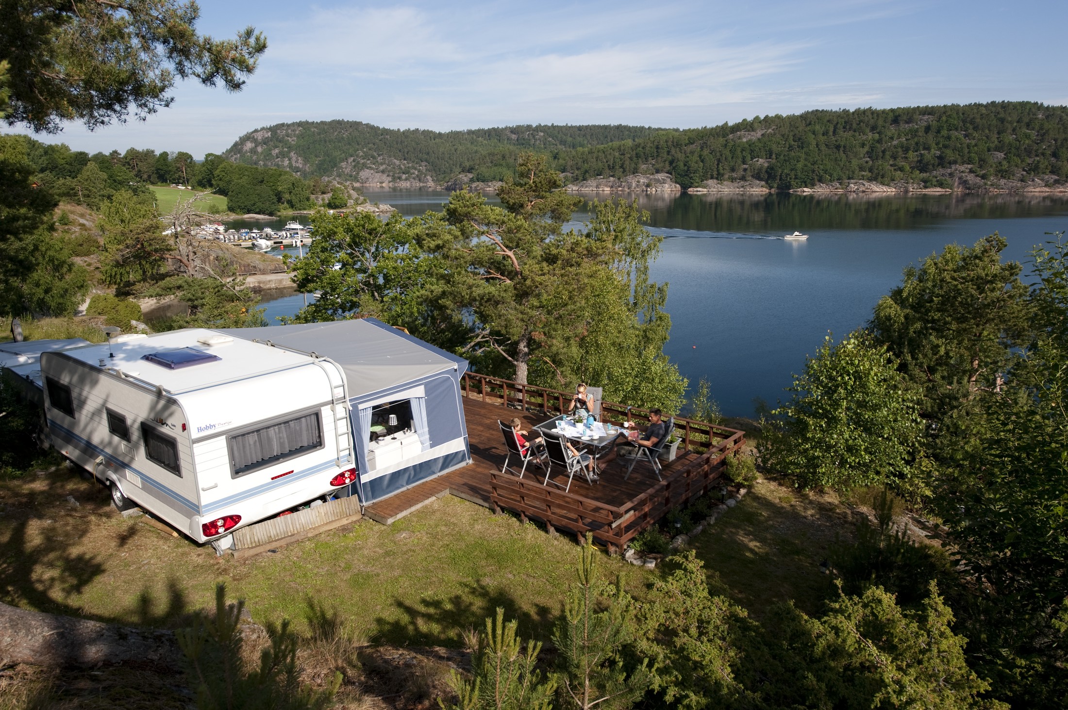 Campings in Noorwegen liggen vaak op schitterende plekken - Photocredit: Terje Rakke / Nordic Life AS - Visitnorway.com